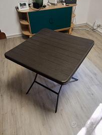 Tavolo e 4 sedie da giardino