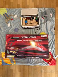 Trenini e tappeto gioco