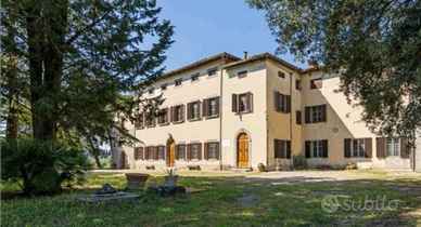 Villa d'epoca e annessi