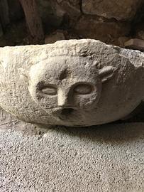 Lavabo Antico del '600 con Scultura