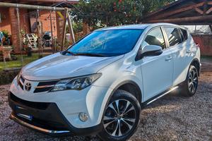 TOYOTA RAV4 LOUNGE 
