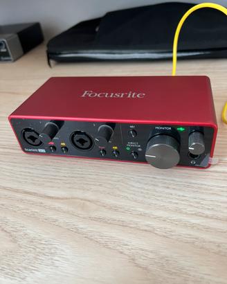 Scheda di audio Scarlett 2i2 per home studio 🔥