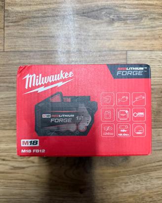 Milwaukee Batteria 12Ah Forge M18 Nuova