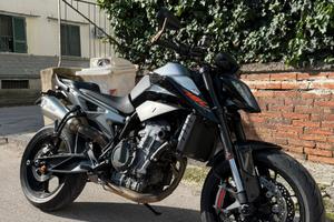 KTM Duke 790 105 cv