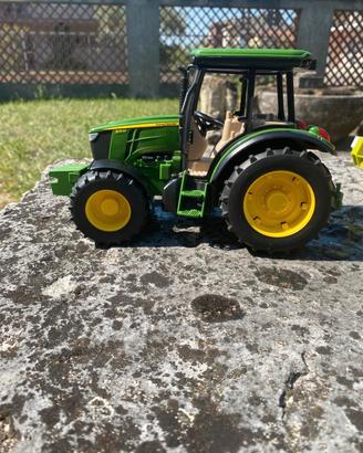 TRATTORE JOHN DEER 
