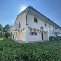 Villa a schiera a Fanna