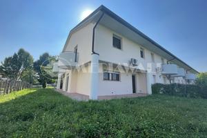 Villa a schiera a Fanna