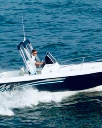 Barca open pronta alla Boa