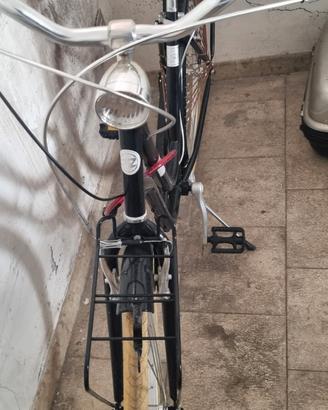 Bicicletta Anita un mese d'uso. Perfetto stato 