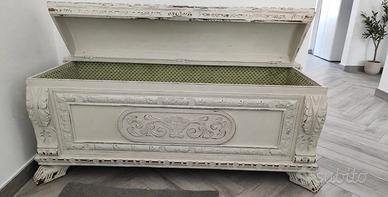 cassapanca intagliata bianco panna shabby