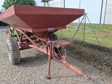 Spandiconcime trainato BARBIERI