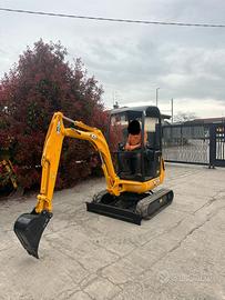 E227 - Escavatore 18 q JCB 8018