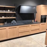 Cucina modello FRIDA con penisola in legno