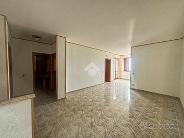 4 LOCALI A FALCONARA ALBANESE