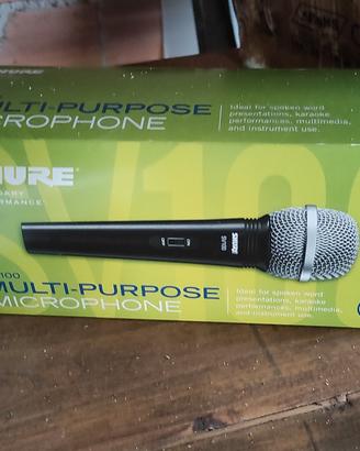 cassa musicale  microfoni e mixer