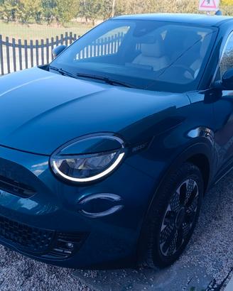 Fiat 600 Hybrid La Prima 2025