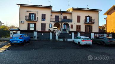VILLA A SCHIERA D'ANGOLO A SEDRIANO