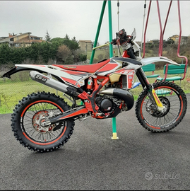 RR 300 + Kayaba '24+ doppi cerchi e plastiche