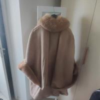 cappotto montone con mantella 