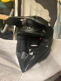 Casco airoh nero opaco