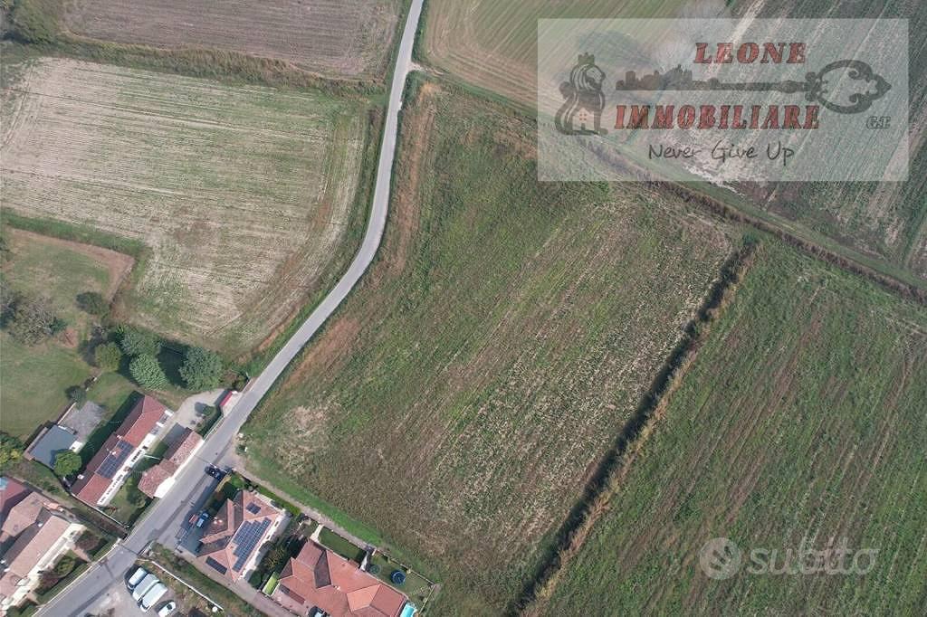 Terreno di 30000 m² a Bornasco - Vista 2
