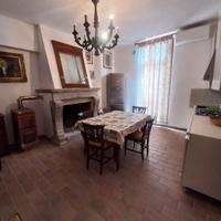 In collina a tre km dal mare