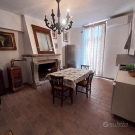 In collina a tre km dal mare