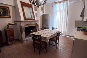 In collina a tre km dal mare