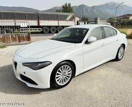 Alfa Romeo Giulia 180cv navi led xenon camera