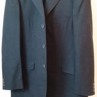 Completo da uomo elegante colore nero.