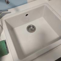 lavabo in ceramica nuovo