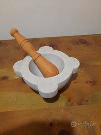 Mortaio Bianco in Marmo di Carrara con Pestello