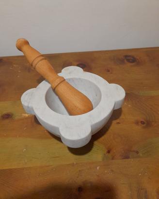 Mortaio Bianco in Marmo di Carrara con Pestello
