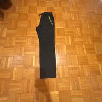 Pantaloni montura