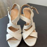 Sandali con tacco GUESS