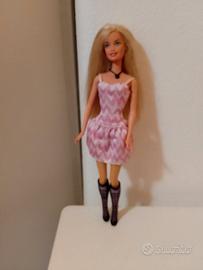 Barbie 1999 con stivali neri