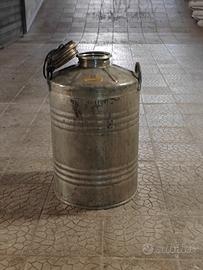 3 Fusti / bidoni / contenitori in metallo per olio