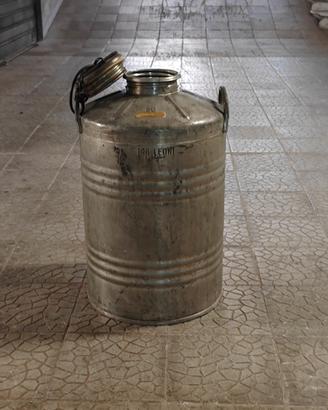 3 Fusti / bidoni / contenitori in metallo per olio