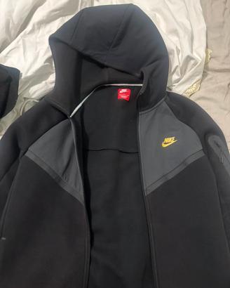 Nike tech