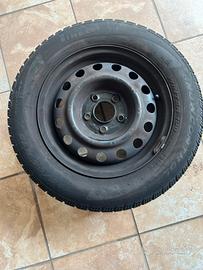 Gomme invernali Pirelli su cerchione