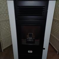 stufa a pellet 14 kw usata
