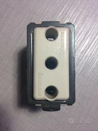 Presa BTicino Serie Magic art. 5119 16A 250 V