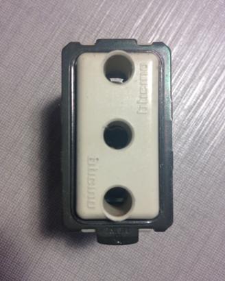 Presa BTicino Serie Magic art. 5119 16A 250 V