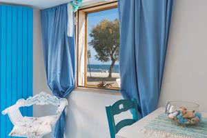 Casetta antica di pescatori x 2 sulla spiaggia