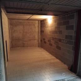 Ampio Box Via Grosso Novara