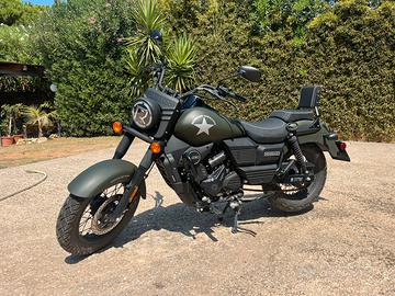 Moto Renegade Commando 300