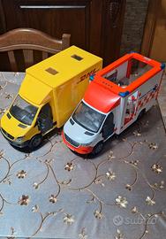 Bruder set 2 furgoni ( ambulanza e corriere DHL)