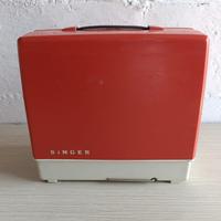 Antico giocattolo vintage macchina da cucire