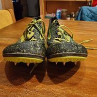 scarpette chiodate uomo Brooks 