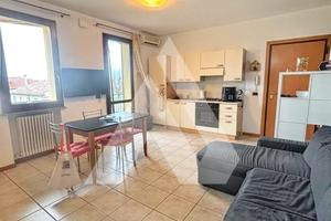 BILOCALE ARREDATO CON GARAGE